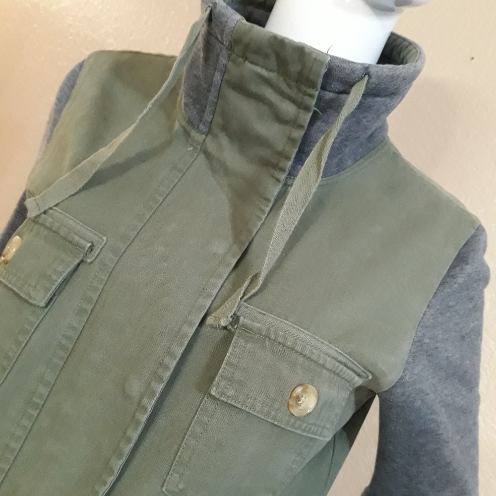 O'Neill Army Green with gray sweatshirt sleeves Jacket